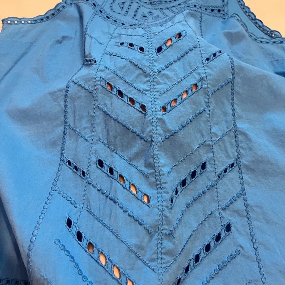 Gap Women's Vibrant Blue Eyelet Tank Top Shirt Size Medium - Picture 2 of 7